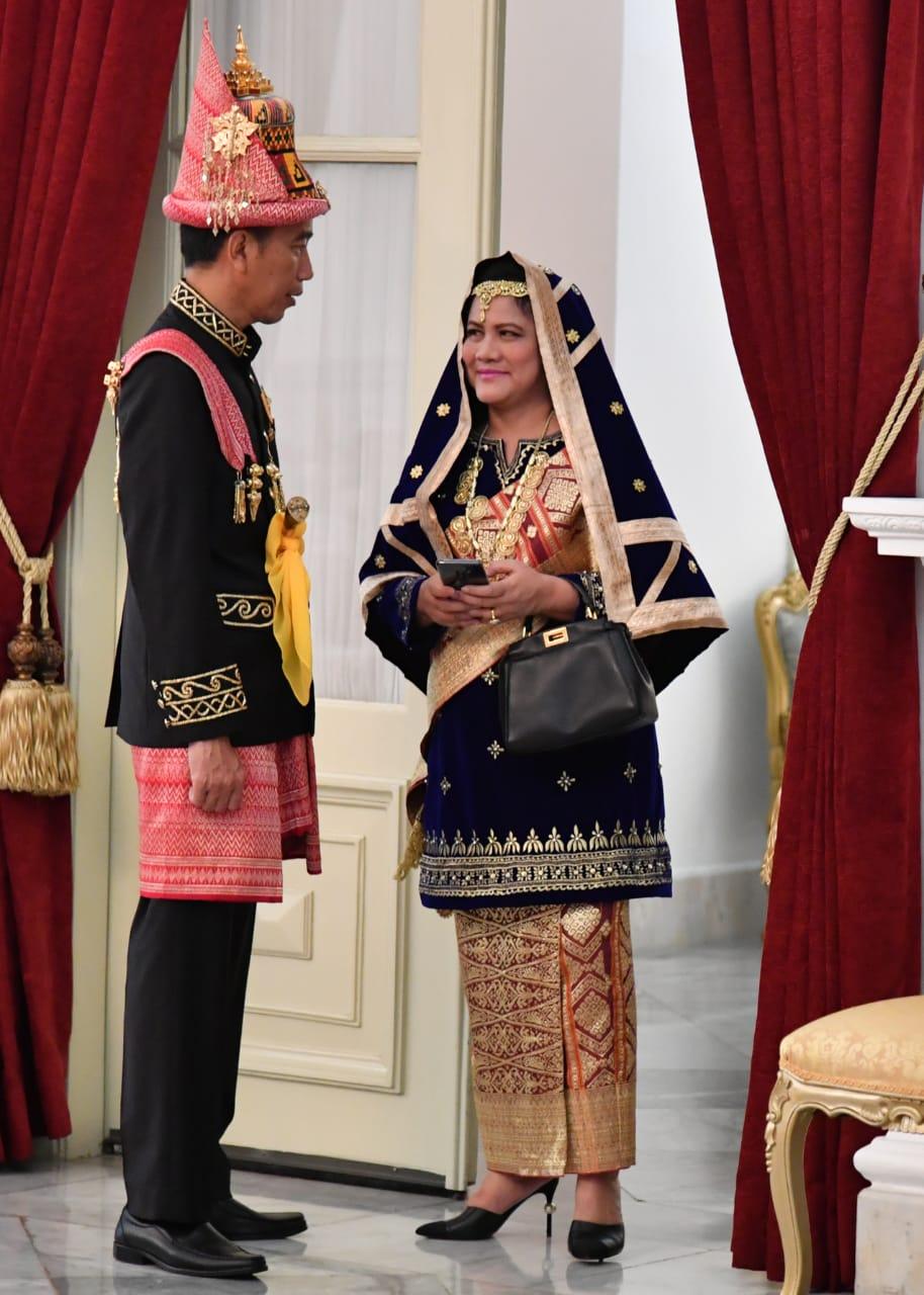 Pakaian Adat Aceh Lengkap - Baju Adat Tradisional