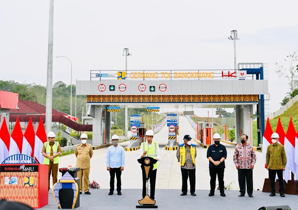 Sambutan Presiden Pada Peresmian Jalan Tol Ruas Pekanbaru Padang Seksi Pekanbaru Bangkinang 9200