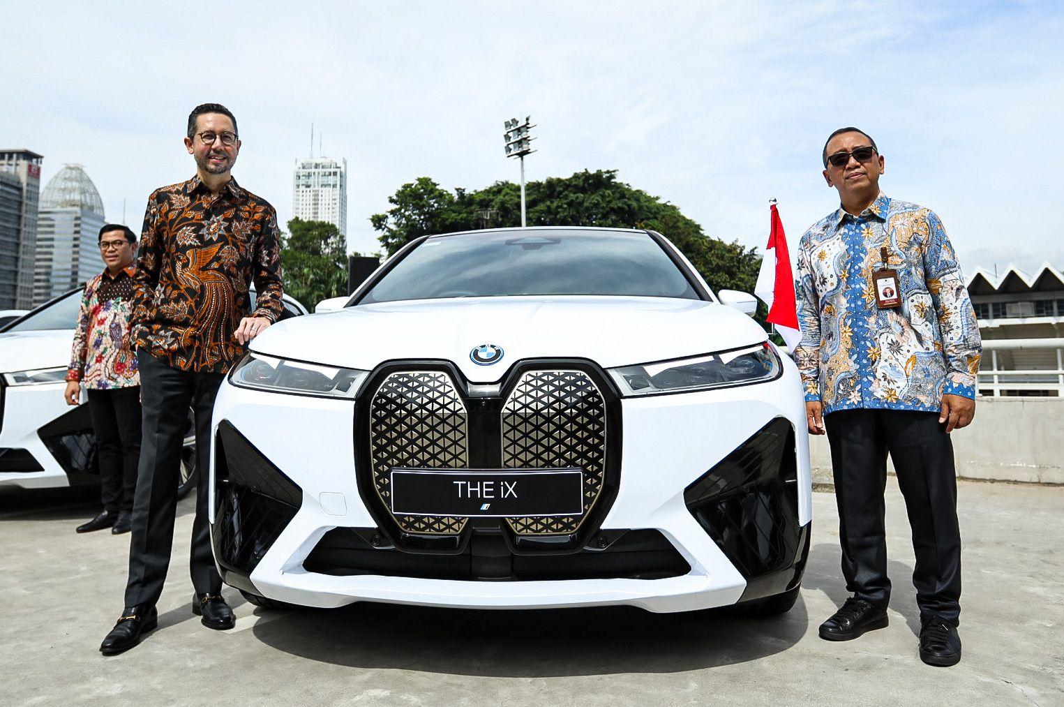 BMW i7 Kendaraan Mewah Petinggi Negara KTT ASEAN
