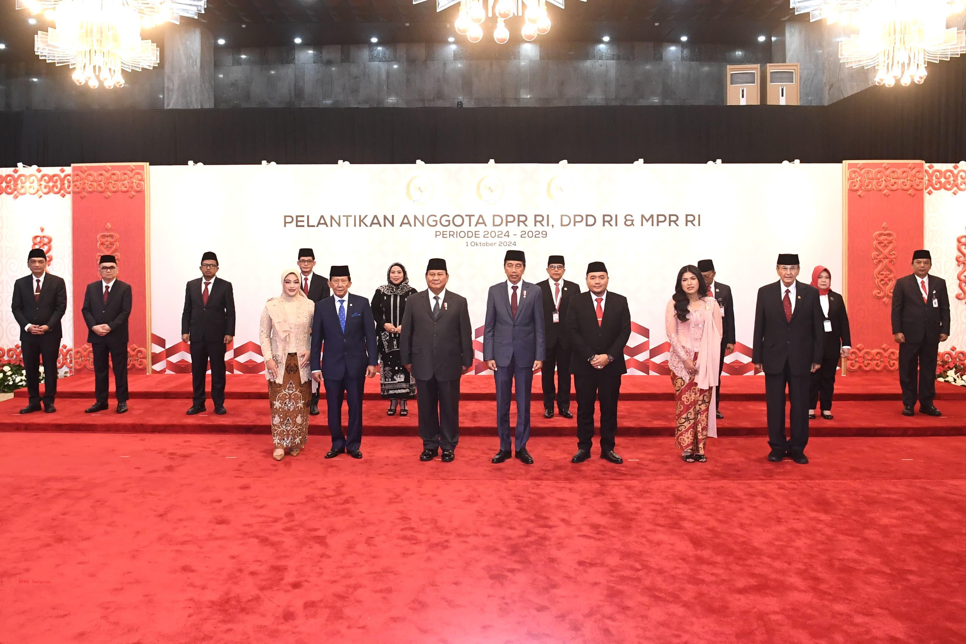 President Jokowi witnesses the taking of the oath/promise of members of the DPR/DPD/MPR RI for the period 2024-2029