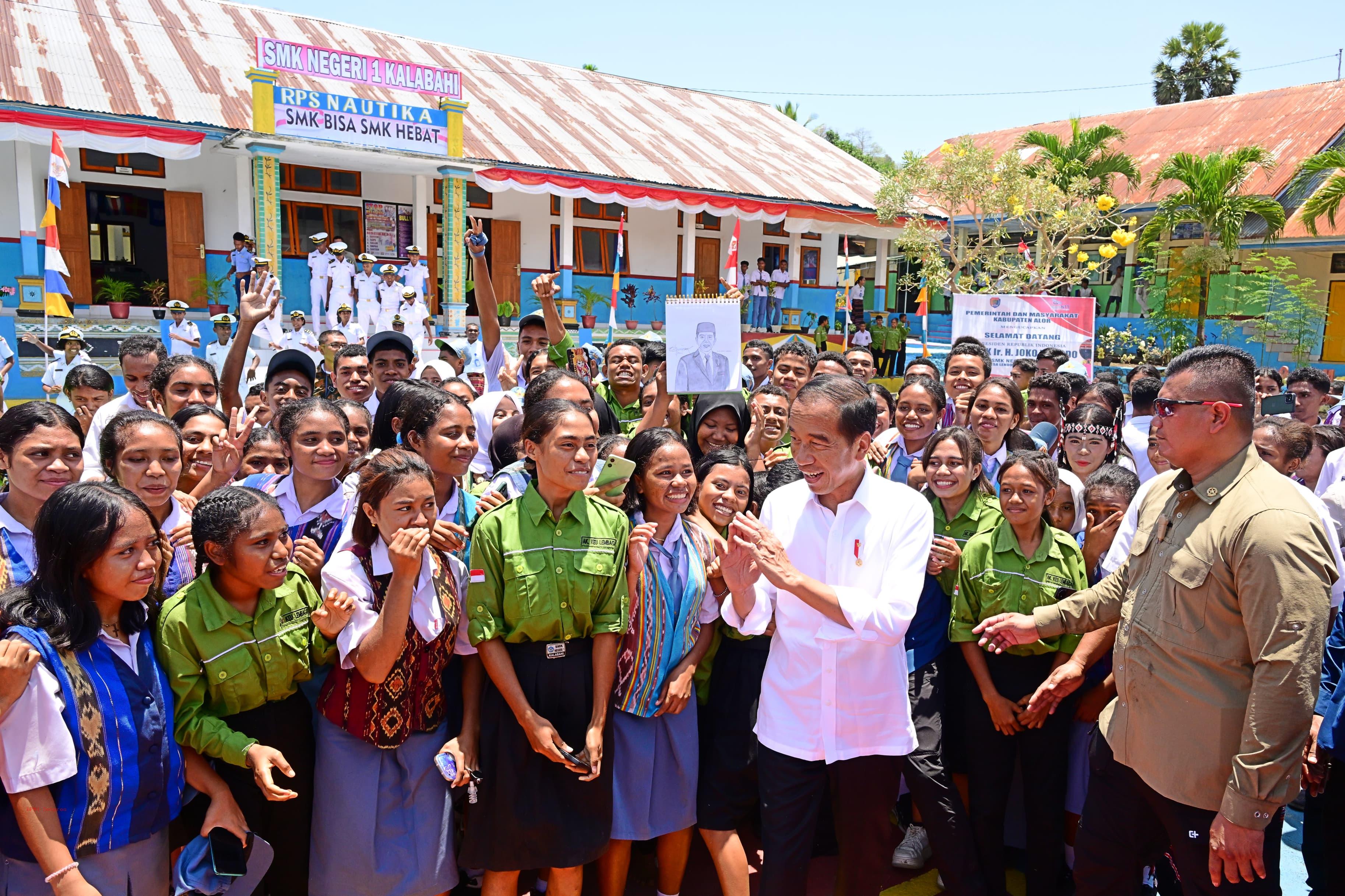 Warmly Welcomed, President Jokowi Appreciates the Natural Charm and Kindness of Residents of Alor Regency